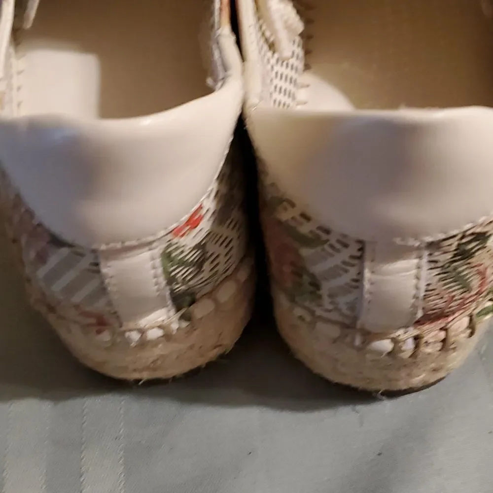 Vince Camuto woman Joellan Sneakers shoe ivory leather 81/2M  39 use